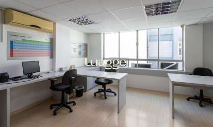Andar inteiro mobiliado com 215 m² para até 60 pessoas