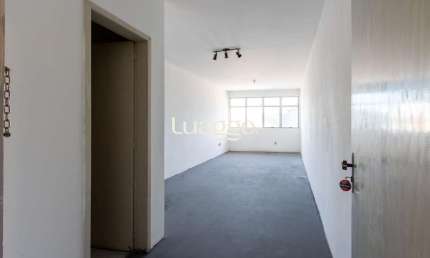 Sala comercial bem localizada, com aproximadamente 40m²