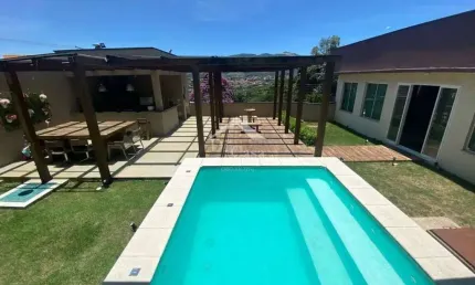 Casa linda com 3 suítes 6 vagas - lazer com piscina - espaço gourmet - próximo ao souza bueno