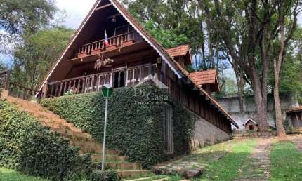 Linda CASA em MAIRIPORÃ para VENDA ou LOCAÇÃO com 747 m² de terreno, 2 dormitórios , área gourmet e sacada com vista para a represa