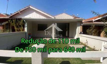 Casa de condomínio reformada - 3 suítes - térrea - fino acabamento.