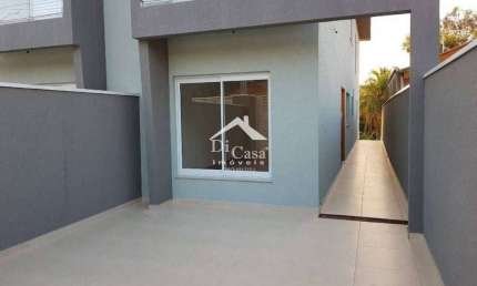 Casa nova, localização espetacular, ao lado da Lucas, acabamento de 1a. linha, espaço para piscina., melhor relação custo x benefício.