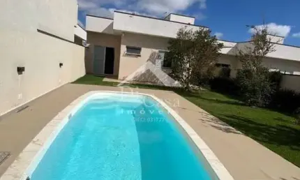 Linda casa toda térrea dentro de condomínio no bairro Jardim Imperial