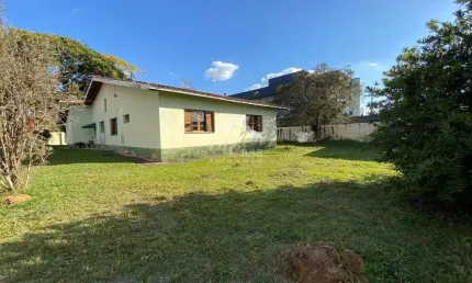 Casa térrea em localização excepcional em Atibaia - Vila Petropolis