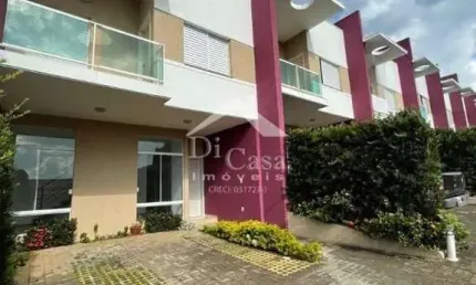 Casa em condomínio fechado para locação jd dos pinheiros