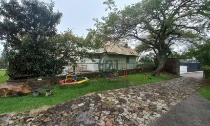 Casa no bairro da Trindade em terreno amplo de 1272m²