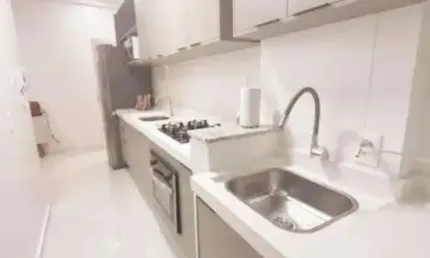 Apartamento com 1 dormitório todo mobiliado à venda, 48 m² no bairro estreito - florianópolis/sc