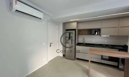 Studio MOBILIADO  à venda, 28 m²  no Centro de Florianópolis/SC
