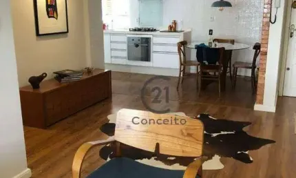 Apartamento no Centro de Florianópolis com 3 dormitórios sendo 1 suíte