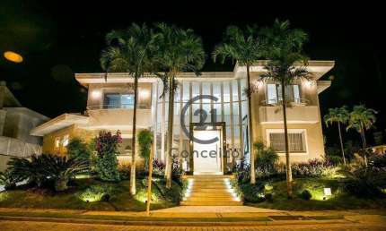 Casa na PRAIA DE JURERE, com 5 dormitórios, sendo 4 suítes, à venda, 436 m² - Florianópolis/SC