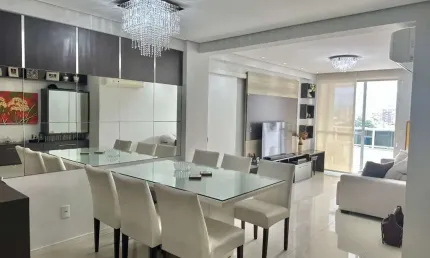 Apartamento com 3 quartos, sendo 1 suíte, lavabo, 2 vagas e hobby box no estreito