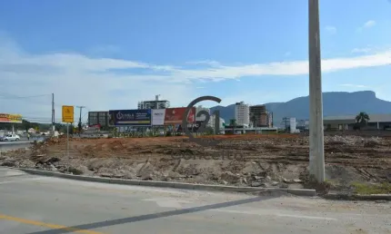 Excelente Terreno Comercial para Aluguel com metragem de 600 m² na Pedra Branca!