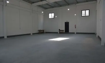 Excelente galpão comercial para locação no centro de palhoça!