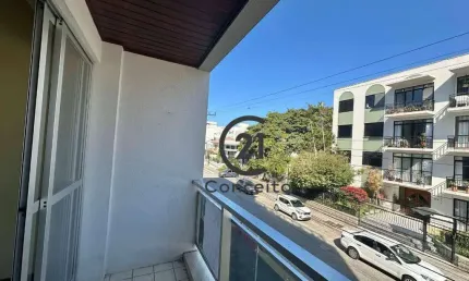 Apartamento à venda em Coqueiros – 3 dormitórios, suíte, sacada e ótima localização