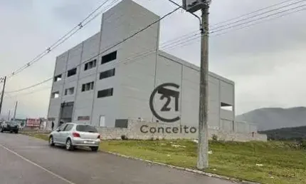 Galpão à venda, com metragem de 1.469 m² no bairro Sertão do Maruim - São José/SC