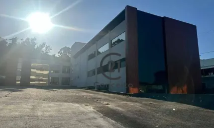 Prédio Comercial, para venda ou locação de Esquina em frente ao Shopping Continente – São José/SC