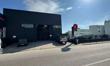 Pavilhão para locação com metragem de 350m² localizado no bairro areias em são jose sc