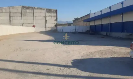 Galpão para locação – 1.623m² + 1.500m² de pátio – 7 docas – palhoça/sc