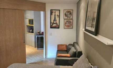 Apartamento à venda em São Paulo, Vila Nova Conceição, com 1 quarto, 37m² e 1 vaga. Reformado e mobiliado.