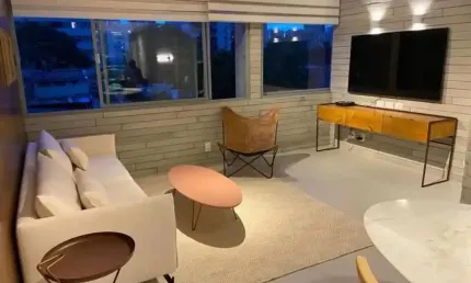 Apartamento a venda totalmente mobiliado com 3 dormitórios (1 suíte) e 1 vaga na Vila Olímpia, São Paulo