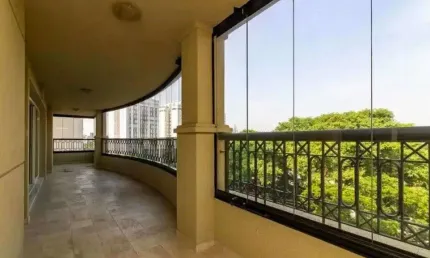 Apartamento com 365m², 4 suítes e 6 vagas + depósito à venda na Vila Madalena, São Paulo