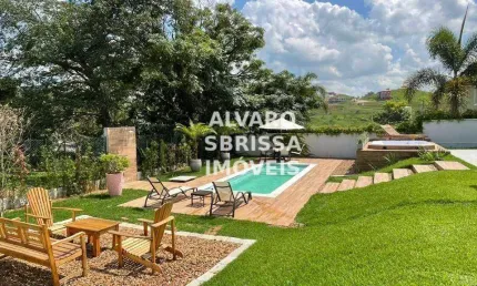 Casa com piscina e 4 suítes, sendo uma máster com closet no Condomínio Campos de Santo Antonio em Itu SP