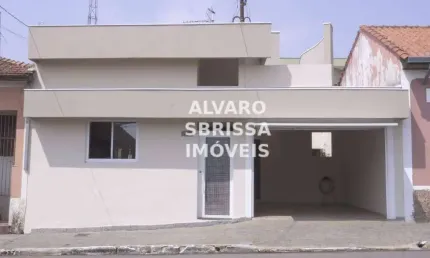 Casa térrea no centro da cidade de Itu com 2 dormitórios, totalmente reformado, acabamento muito bom.