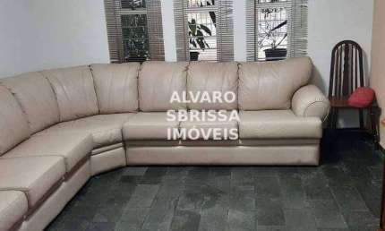 Casa com três dormitórios sendo 1 suíte e 5 vagas de garagem no bairro Vila Leis em Itu SP