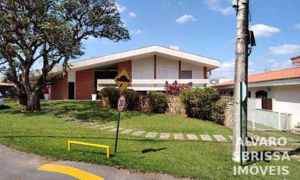 Casa com 3 dormitórios 1 suíte no Condomínio Portal de Itu I em Itu SP com 370 m2 localização privilegiada!