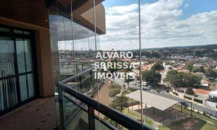 Apartamento com 4 vagas, 4 dormitórios sendo 2 suítes, todos com armários, portas balcões, venezianas automáticas e lindas vistas. 287m2.  1 por andar