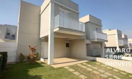 Sobrado com três dormitórios sendo uma suíte, A dois minutos do shopping e do Pão de Açúcar e a 5 do centro da cidade