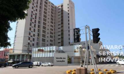 Salão comercial, com várias salas, na principal praça da cidade com vários banheiros, em terreno de 400m² e Área construída 750m², com ar condicionado