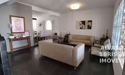 Casa vende ou estuda permuta com apartamento ou casa térrea. Possui 4 dormitórios. No Bairro Brasil em Itu, local nobre, at:315m2 Ac:250m2