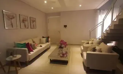 Linda casa com três suítes a venda no Vilage Moutonnnee em Salto SP