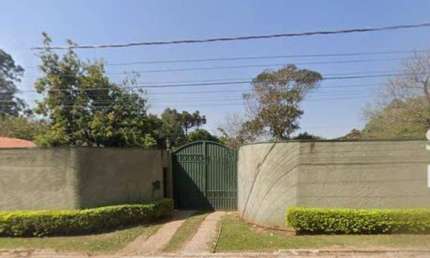 Chácara à venda com 10.000 m2  casa sede, casa de caseiro e piscina em Itu SP