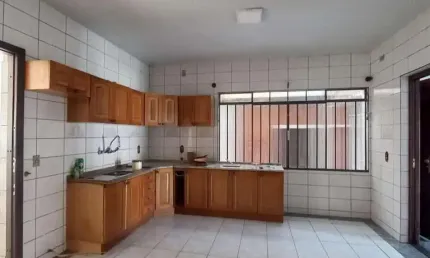 Casa para Venda em Curitiba, Bigorrilho, 4 dormitórios, 2 suítes, 3 banheiros, 2 vagas