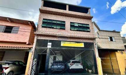 Imóvel Comercial de 600 m²: Salões Versáteis, Garagem, Escritório e Área Gourmet