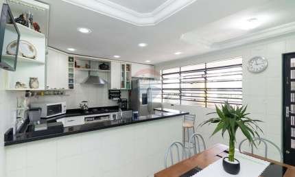Casa Única com Piscina, Sauna e Salão de Festas no Jaraguá