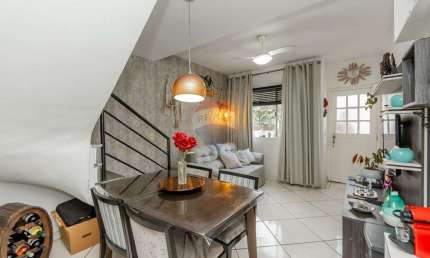 Casa com 2 Dormitórios e Planejados em Condomínio Fechado - Jardim Jaraguá, Km 22 da Rodovia Anhanguera