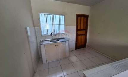 Casa para locação com 2 dormitórios, 2 banheiros e quintal por R$1.300,00 - Vila Guedes - SP