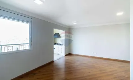 Apartamento 2 dorms (1 Suíte) com Sacada Gourmet • 2 Vagas + Depósito — Vila Ipojuca