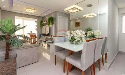Apartamento reformado 2 dormitórios, sendo 1 suite, sacada e vaga.