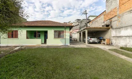Terreno plano com 2 frentes, 400m², excelente localização em perus