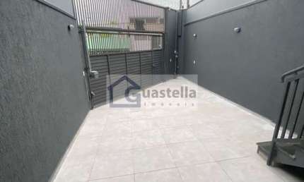 Sobrado em Taboão - Diadema: 2 dormitórios, 2 suítes, 80m² e 3 banheiros por R$ 530.000