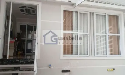 Casa Sobrado à Venda em Parque Terra Nova II - 218m²