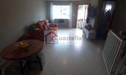 Venda de sobrado em Rudge Ramos, São Bernardo do Campo: 190m², 3 dormitórios, 3 suítes, 5 banheiros por R$ 932.000!
