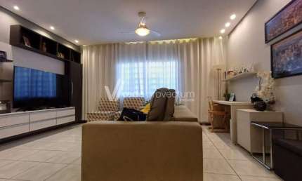 Casa com 3 quartos à venda na Rua Santa Rita do Passa Quatro, 560, Jardim Nova Europa, Campinas, 244 m2 por R$ 850.000