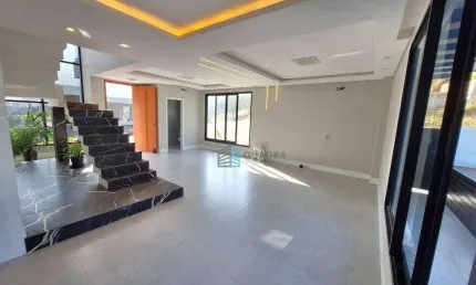 Casa à Venda com Vista para o Mar no bairro Itacorubi, Florianópolis !!
