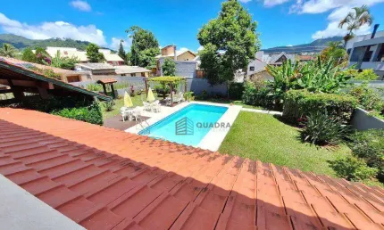 Casa à Venda com Terreno de 1008m² Muito Bem Localizada no Santa Mônica, Florianópolis !!