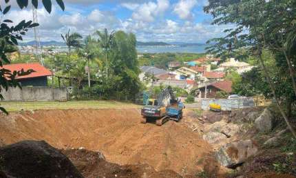 Apartamento à Venda na Cachoeira do Bom Jesus, Florianópolis !!